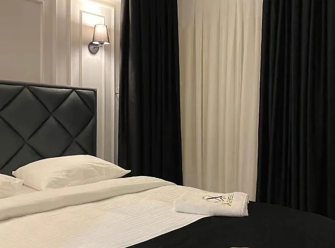 X Premium Aparthotel 3*